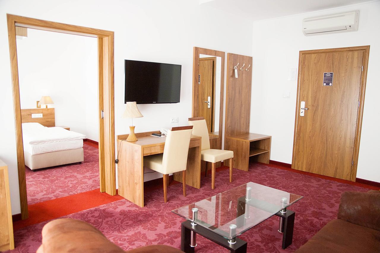 Hotel Drohicki Drohiczyn Bagian luar foto